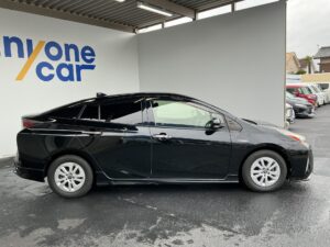 IMG_0417 信用回復ローン愛知 プリウス